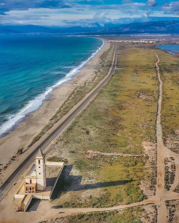Las Salinas Roquetas De Mar Esterno foto